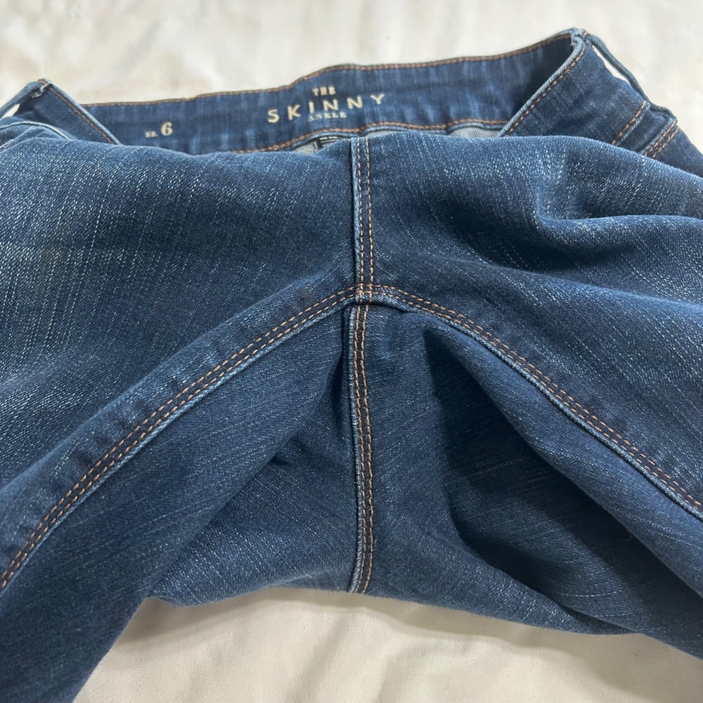 White House Black Market Skinny Ankle Jeans Dark Wash Faux Leather Trim Size 6 - Picture 13 of 14